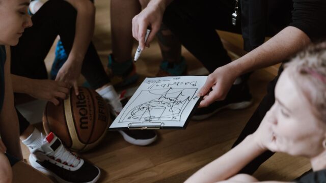 Basketbol maçı oynanan arena
