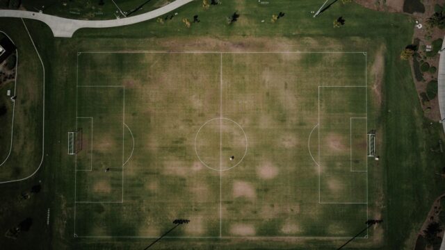 Futbol sahası ceza sahası havadan